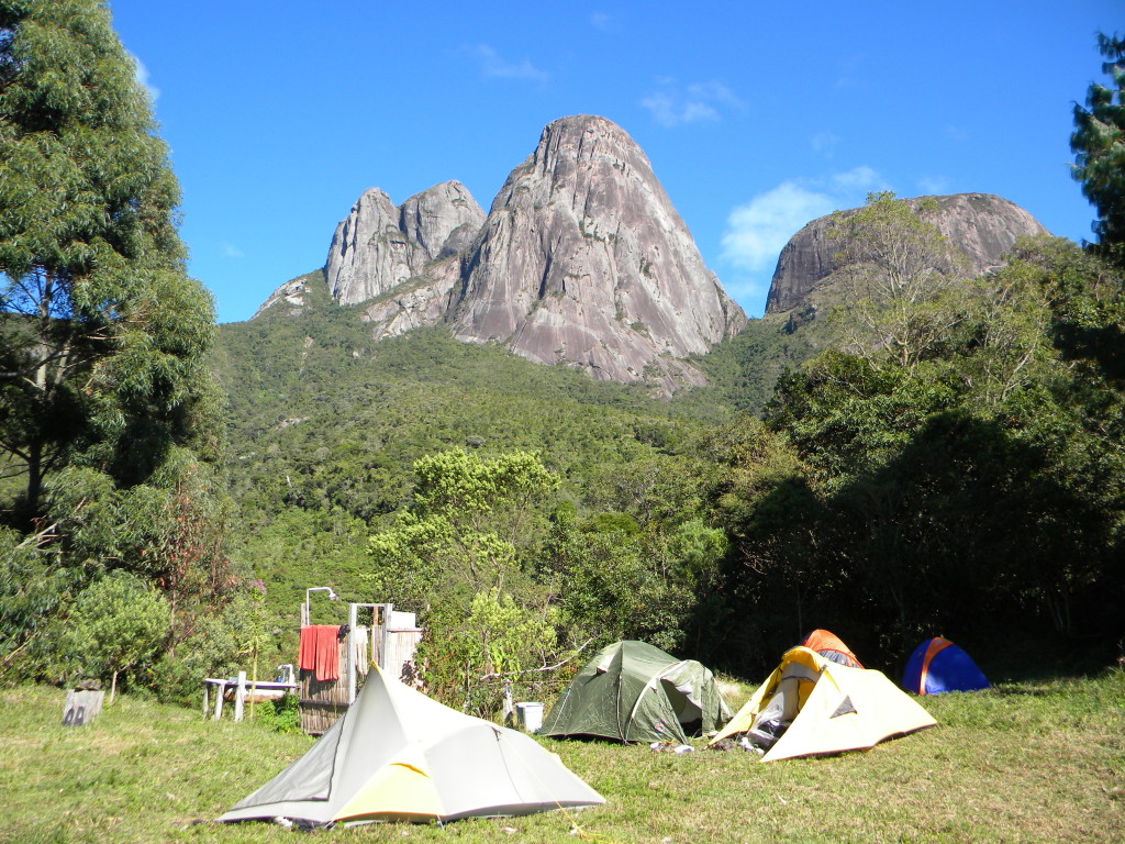 Os três Picos, dia perfeito para escalar.