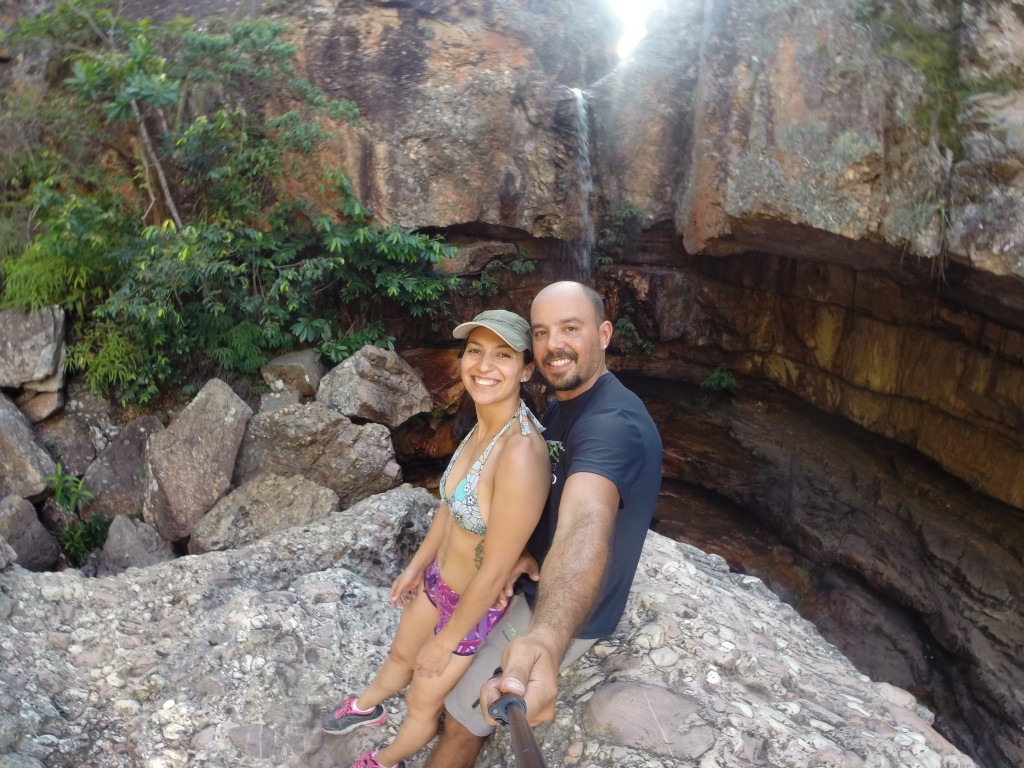 Cachoeira Paraíso, as vias ficam do lado direito da cachoeira.