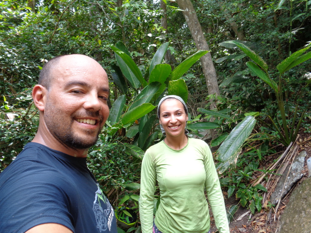 Eu e a Michelle na base da via depois de uma ótima dia de escalada