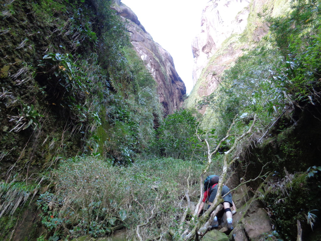 Subida do vale, quase chegando na base da Passagem Oeste