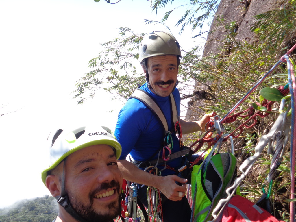 Eu e o Paulo na parada improvisada.