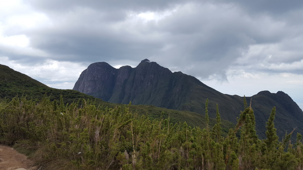 Pico Paraná começando a fechar