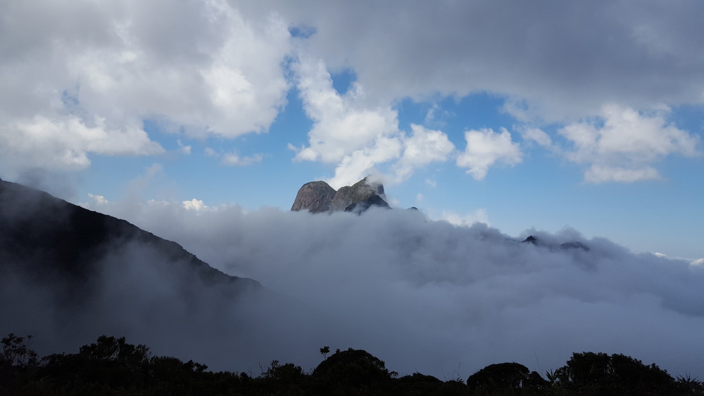 Outra do Pico Paraná, um dia com um visual desse a gente tira centenas de fotos.