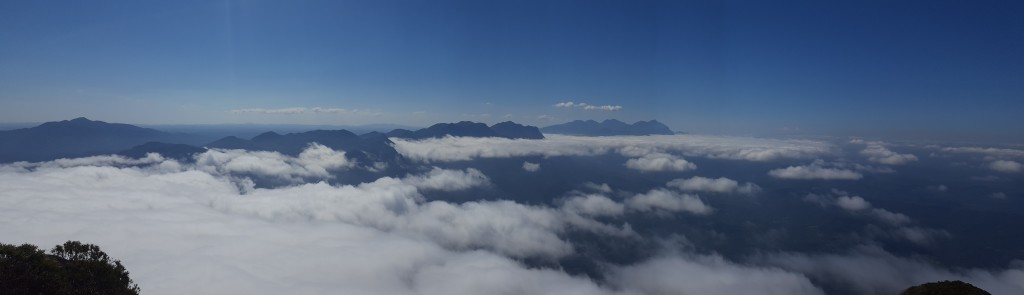 Serra da Farinha Seca e Serra do Ibitiraquiri mais ao fundo.