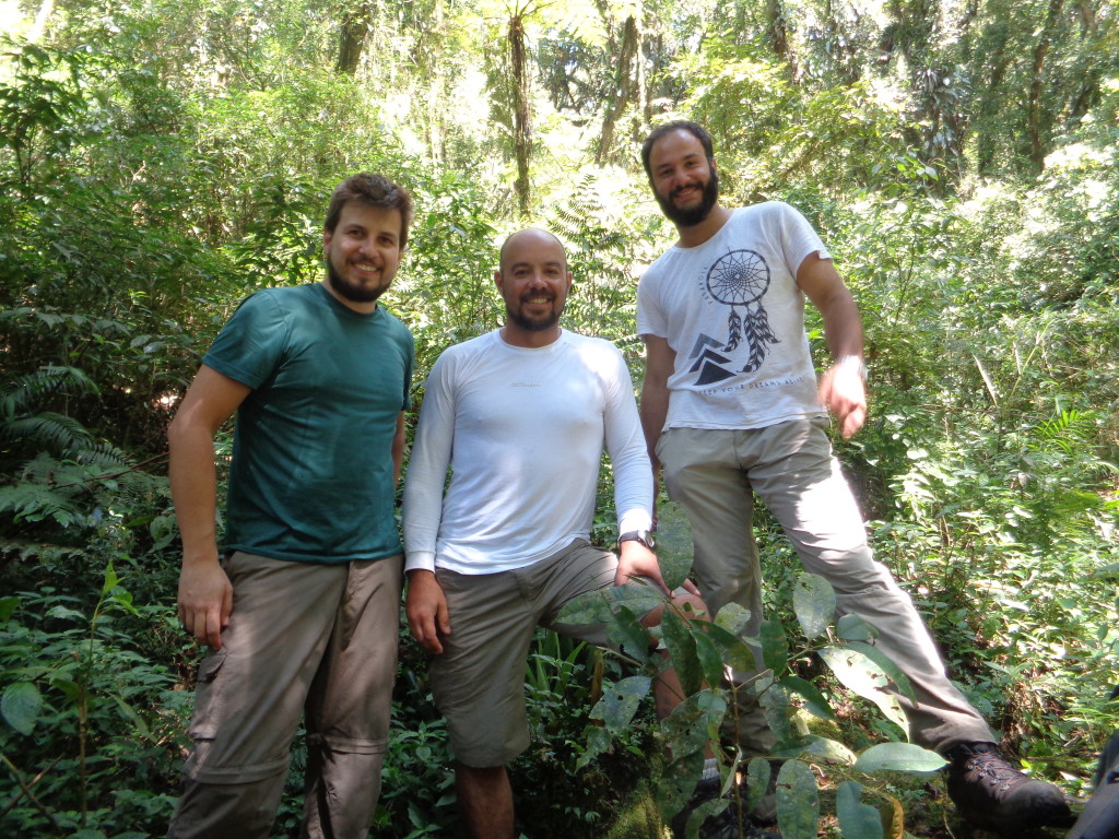 Marcio, Natan e Italo na trilha do Cristovão.