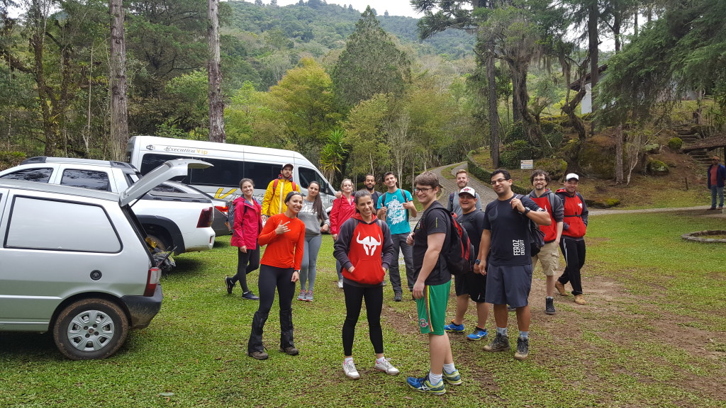 Galera pronta para subir.