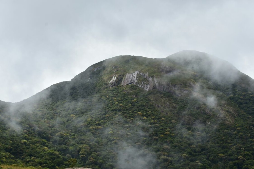 Do Morro do Getulio já dava pra ver que a parede estava bem molhada.