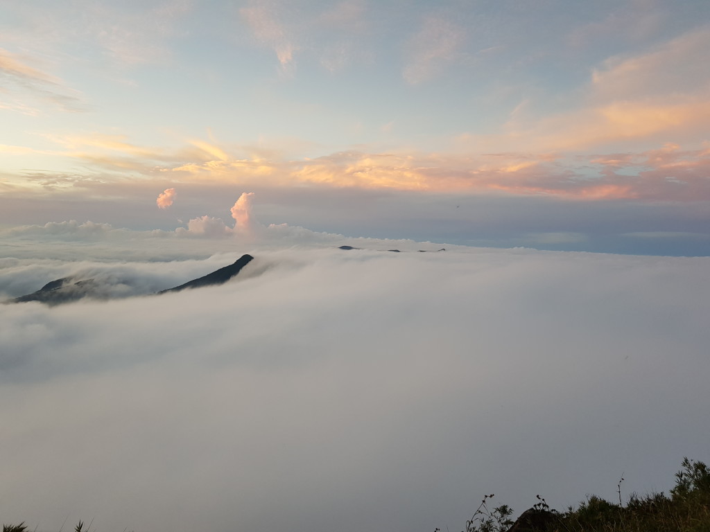 Mar de nuvens, um dos mais belos visuais que podemos encontrar nas montanhas.