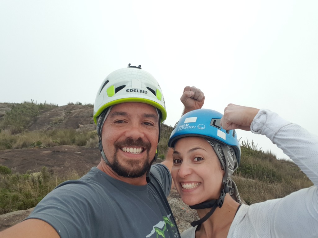 Casal porra loka no cume do Pico Maior