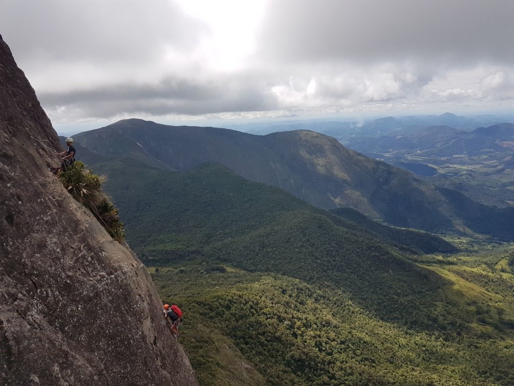 Eu na P11 enquanto o Juliano passa o crux da via