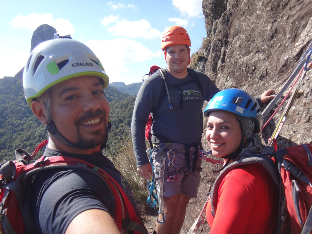 Galera na penúltima parada da via antes de entrar na crista da Ana Chata.