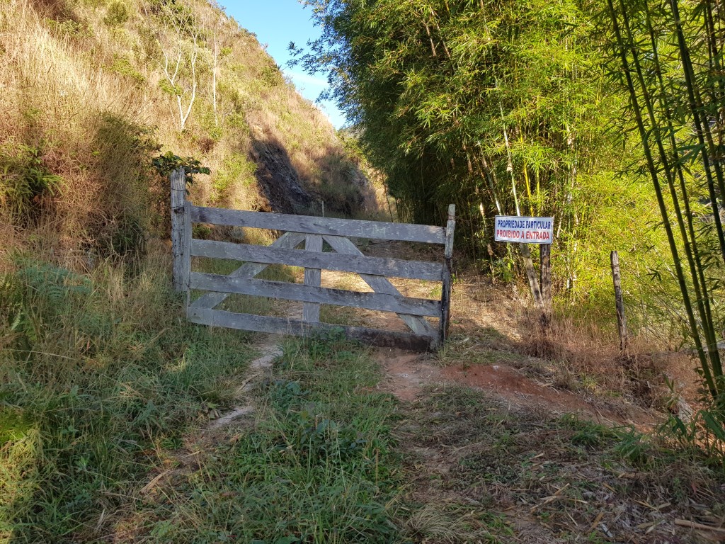 Segunda porteira.