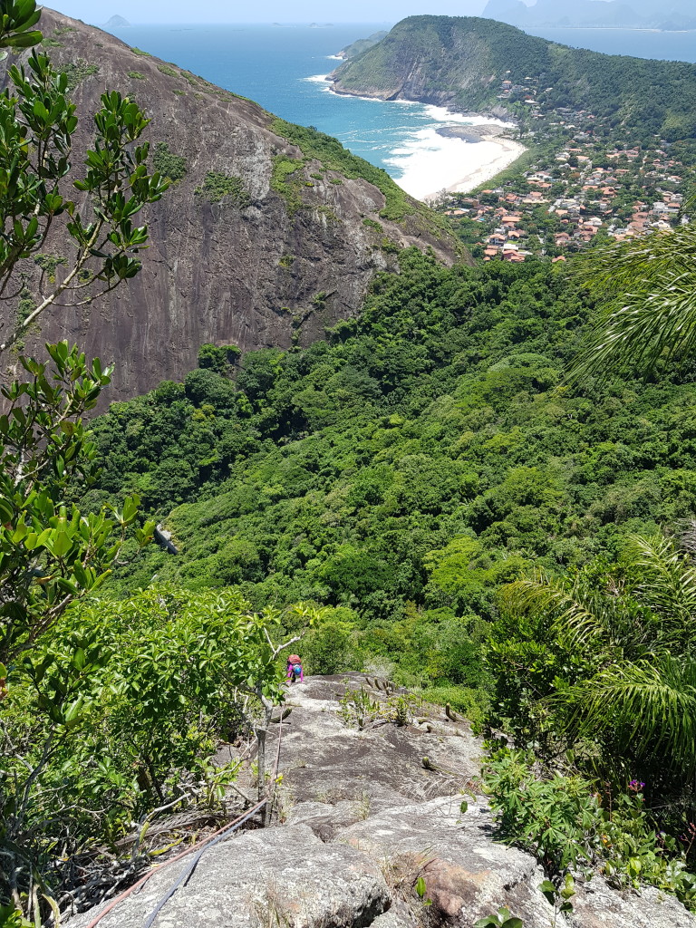 Últimos metros. Praia de Itacoatiara ao fundo.