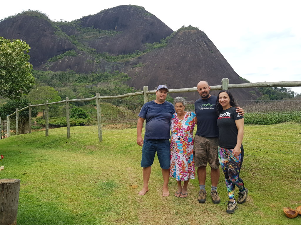 Fabinho, Dona Joana, Natan e Michelle.