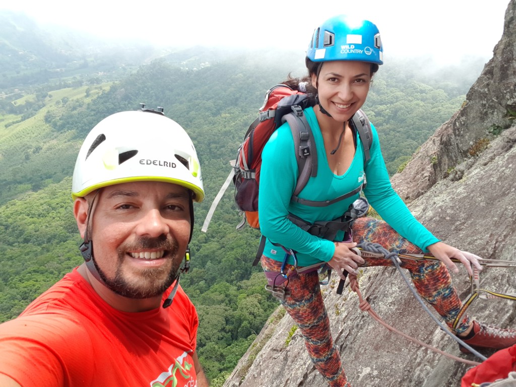 Casal na parede.