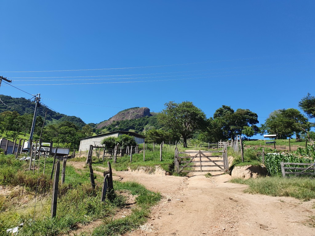 Inicio da caminhada até a Pedra do Elefante