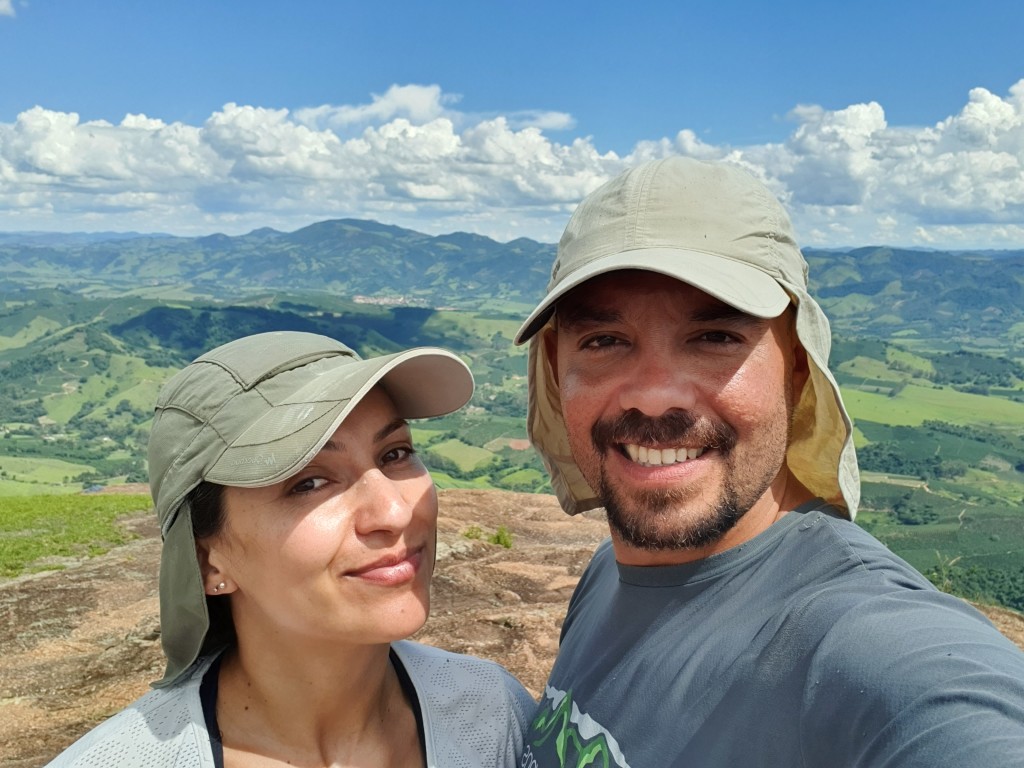 É sempre bom escalar com a esposa em um lugar tão legal. Cume da Pedra do Elefante.