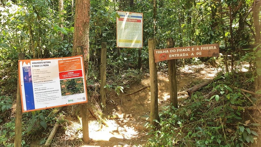 Início da caminhada, tudo bem sinalizado.