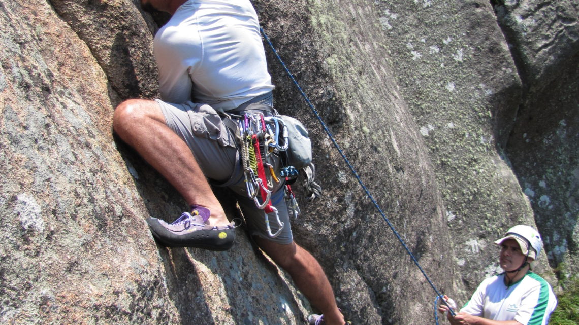 Escalada no Morro do Canal