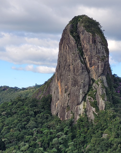 Chaminé dos Coroas – Uma viagem no tempo pela história da escalada no Baú